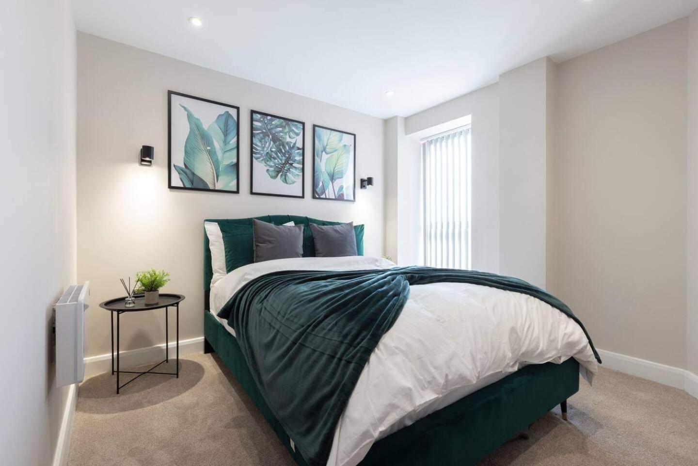 Modern City Apartment - Sleeps 4 & Walk To Arena リーズ エクステリア 写真